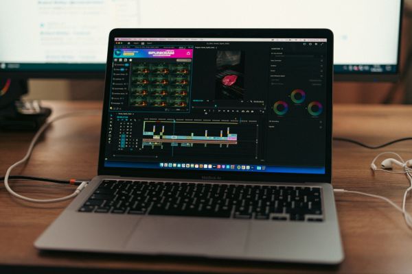 Top outils d'IA vidéo pour améliorer votre production